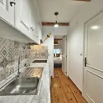 Апартаменты Pituresque Flat In St Jorge Castle By Homeful Homes *