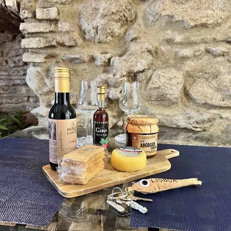 Pituresque Flat In St Jorge Castle By Homeful Homes *